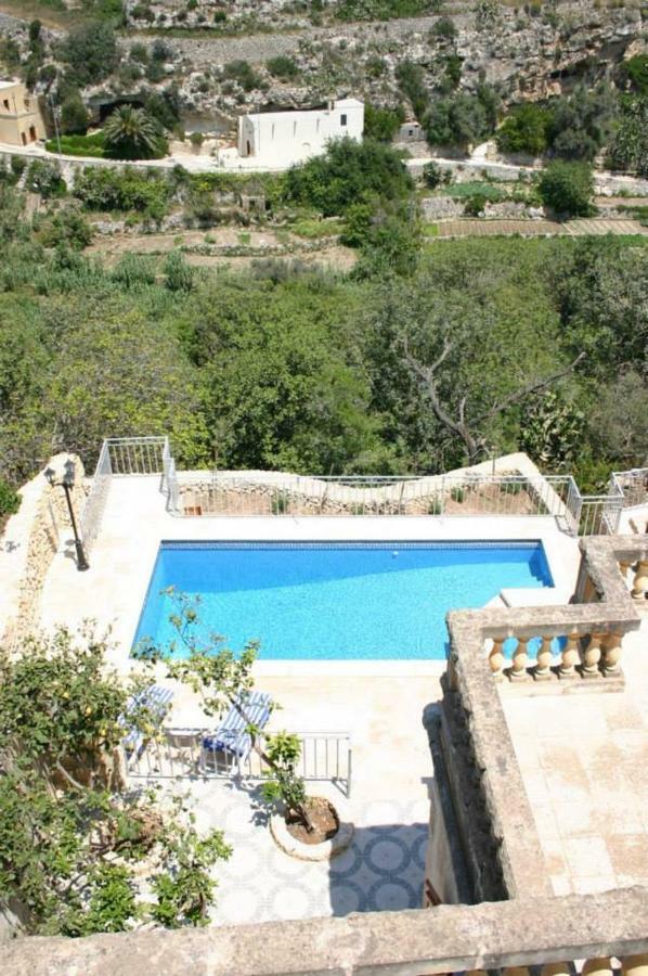 Sylvia' S Millhouse Villa Kerċem Exteriör bild