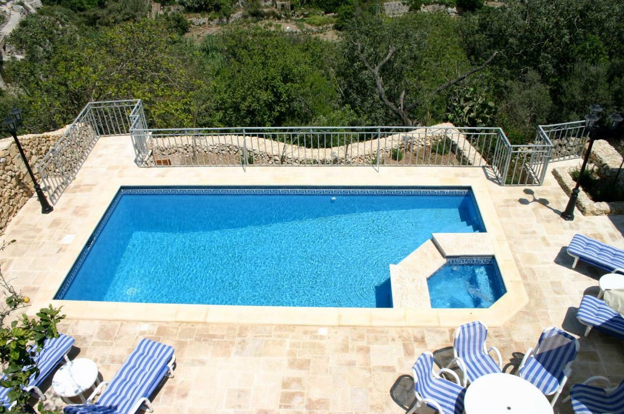 Sylvia' S Millhouse Villa Kerċem Exteriör bild